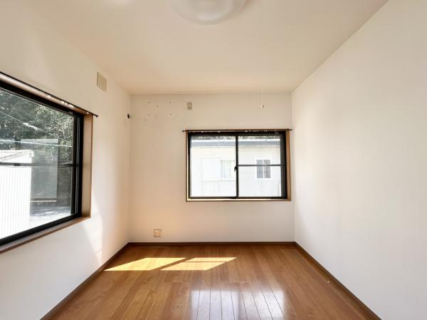 高知市西久万　中古一戸建ての洋室|家具配置のしやすい長方形の間取り。お好みのインテリアで自分流の空間に