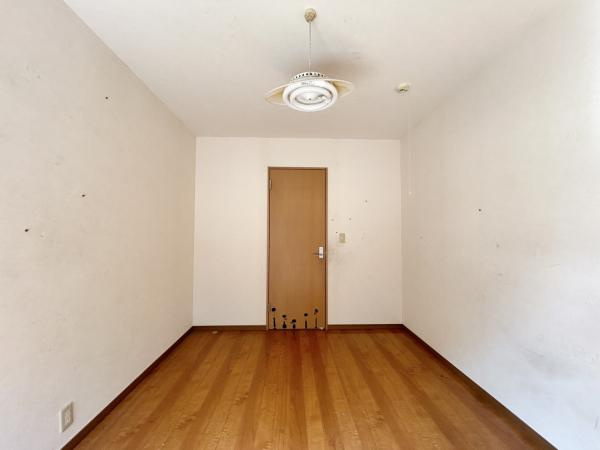 高知市西久万　中古一戸建ての洋室|家具配置がしやすい、使い勝手の良い間取り