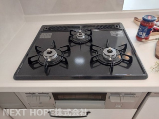 【キッチン】 | ライオンズマンション尼崎ガーデンシティ　リフォーム済 | ガス３コクチコンロでお料理もスピーディーに仕上がります！！