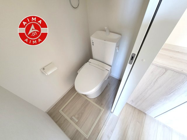 福岡市南区井尻2丁目第1-1棟（1号棟）　のトイレ|温水洗浄便座を完備しております。2ヶ所にトイレがあるのは朝の慌ただしい時間も安心です。