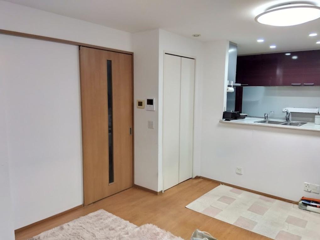 売中古戸建　三島市徳倉３丁目のその他|キッチンは対面式となっており、お料理をしながらご家族との会話も楽しめる嬉しい間取りです。リビングの様子を見渡せるため、小さなお子様がいるご家庭にも安心です。