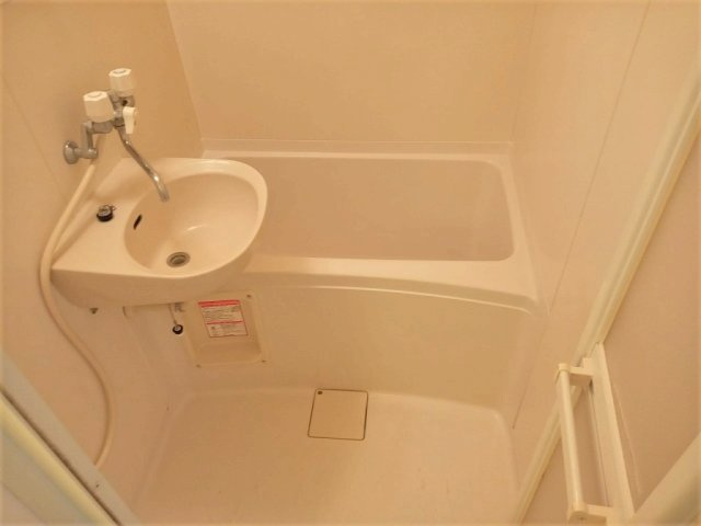 レオパレスＮＡＫＡＴＡ　Ａの浴室|お風呂です