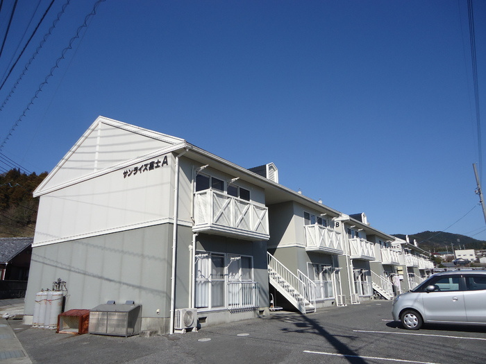 サンライズ富士 C棟の外観