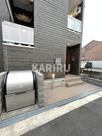 リブリ・サンスベリアの駐車場