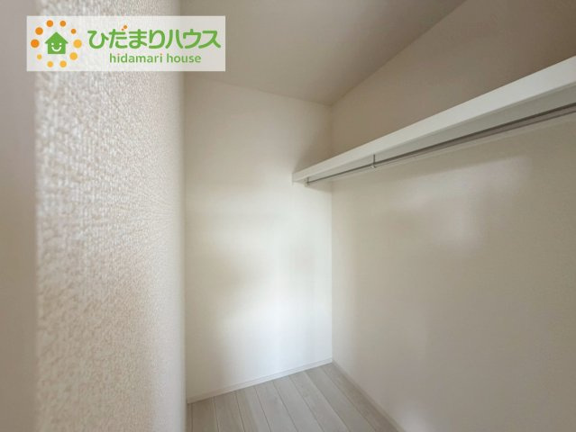 郡山市安積町南長久保1丁目　新築戸建　１号棟の収納|小物類から掃除機やシーズンオフの暖房器具といった大きいものまで1か所に収納できる、機能的な大容量クローゼット付き(^^♪光の影響を受けにくいので、物の保存に最適♪