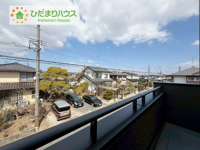 郡山市安積町南長久保1丁目　新築戸建　１号棟のバルコニー|広々としたバルコニーは、大量の洗濯物を干しても余裕！お布団だって、家族全員分をいっきに干せますね(^O^)