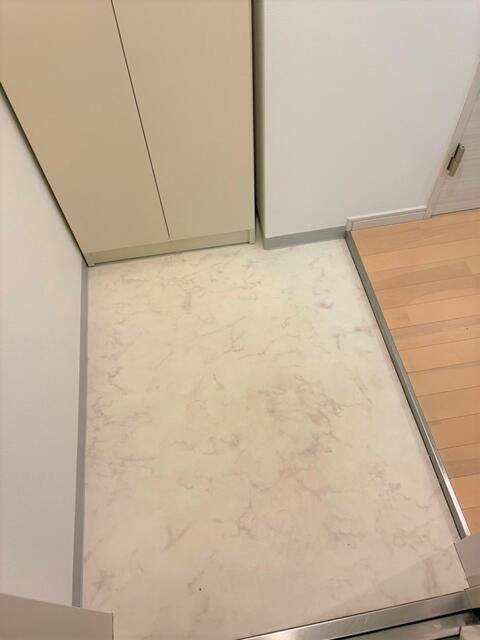 ポワールレザンの玄関