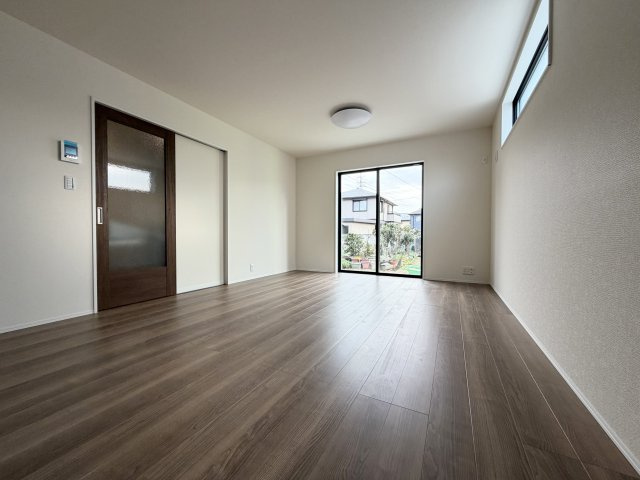 【居間・リビング】 | リーブルガーデン岡山南区福富東 (全2棟)