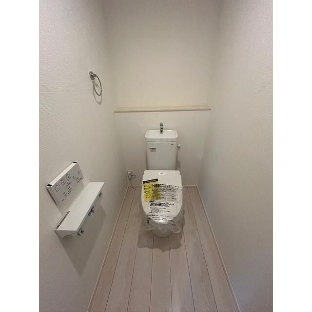 市川市稲荷木２丁目の一戸建てのトイレ