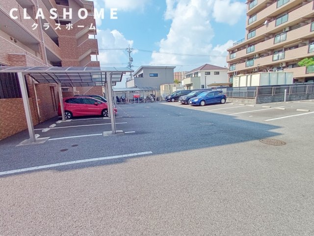 サプリーム大府　　刈谷市近郊の賃貸はクラスホーム刈谷店の駐車場