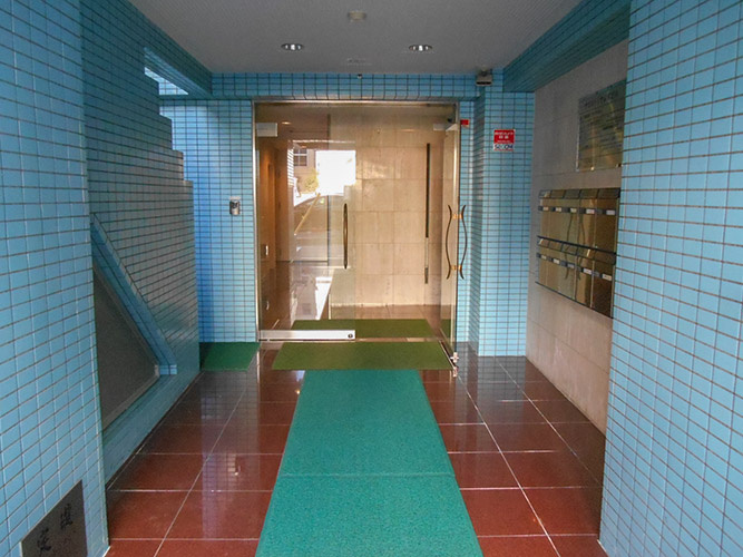 サカエ・ミヤシタビル