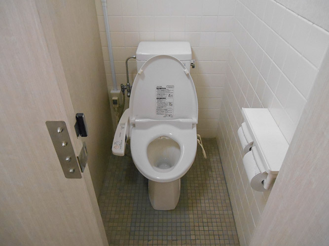 サカエ・ミヤシタビル