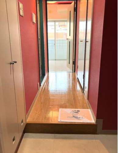 グラチアトルリの玄関