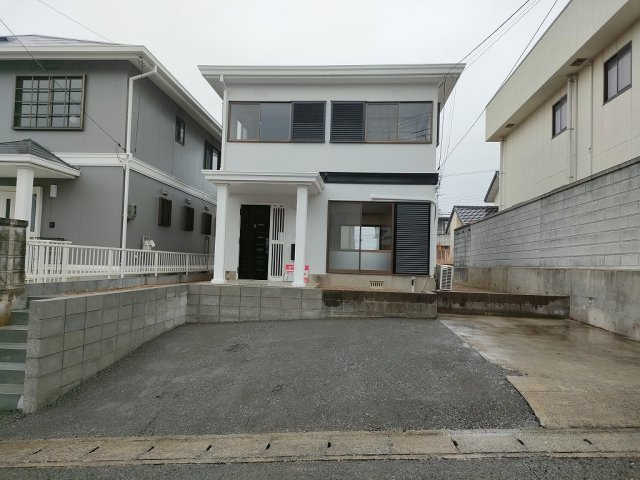 川中豊町二丁目リフォーム済物件の駐車場