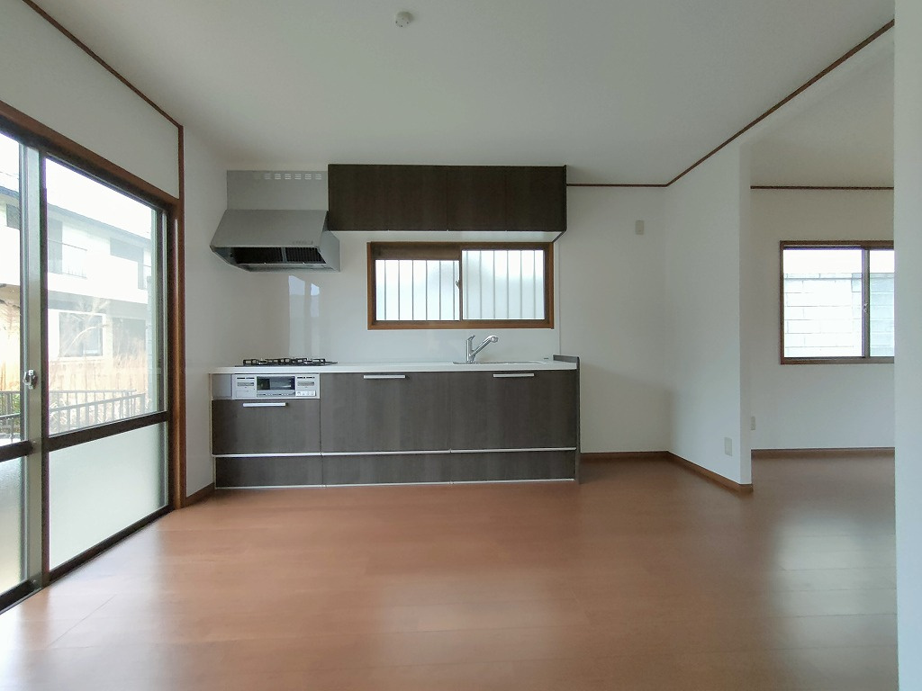 川中豊町二丁目リフォーム済物件の居間・リビング