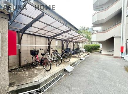 コーポ大倉山の駐輪場|駐輪場もきれいに使用されていますね。