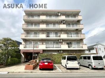 コーポ大倉山の外観|ブルーライン新羽駅まで平坦徒歩３分のアプローチです。