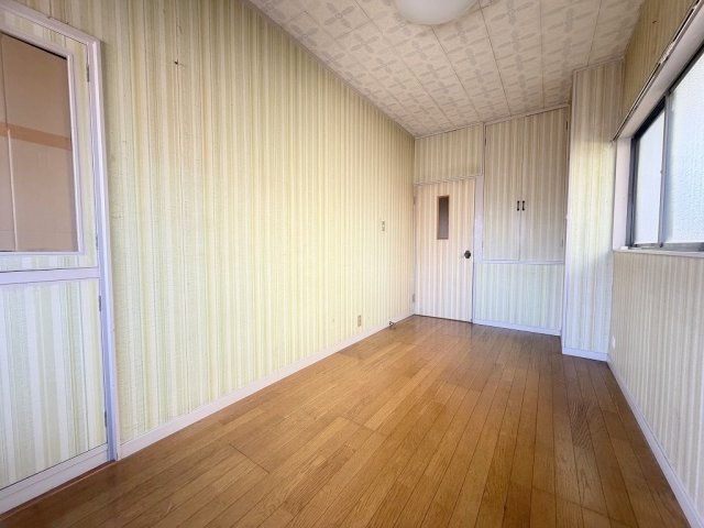 三郷市幸房　中古戸建　全1棟のその他|収納が2ヶ所付いた納戸です