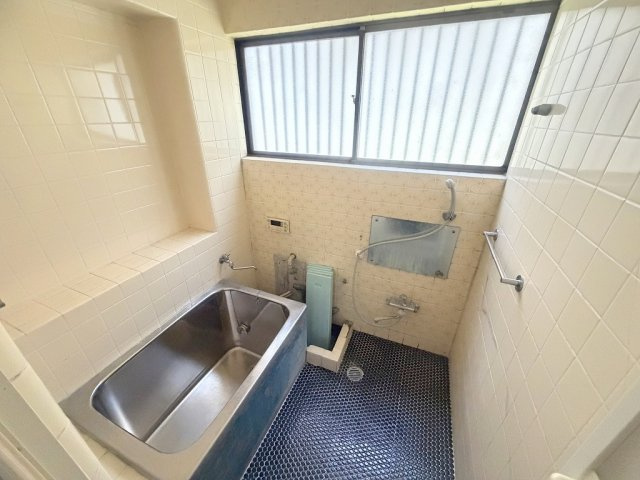 三郷市幸房　中古戸建　全1棟の浴室|追焚機能付きの浴室です