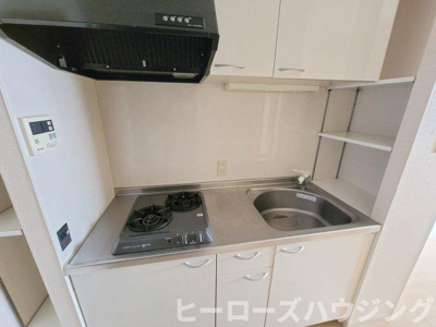 【キッチン】 | ウィステリア豊中本町 | ※同タイプの写真となり、実際のお部屋とは異なる場合があります