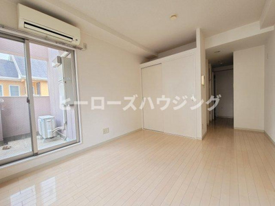 【居間・リビング】 | ウィステリア豊中本町 | ※同タイプの写真となり、実際のお部屋とは異なる場合があります