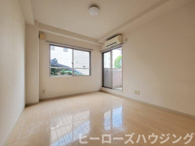 【寝室】 | ウィステリア豊中本町 | ※同タイプの写真となり、実際のお部屋とは異なる場合があります