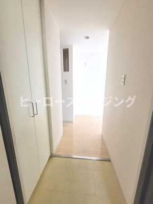 【玄関】 | ウィステリア豊中本町 | ※同タイプの写真となり、実際のお部屋とは異なる場合があります