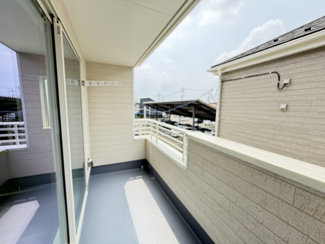 ハートフルタウン前橋市南町2丁目55番3　A号棟のバルコニー|人気のインナーバルコニーです♪急な雨でも洗濯物が濡れずに安心です！