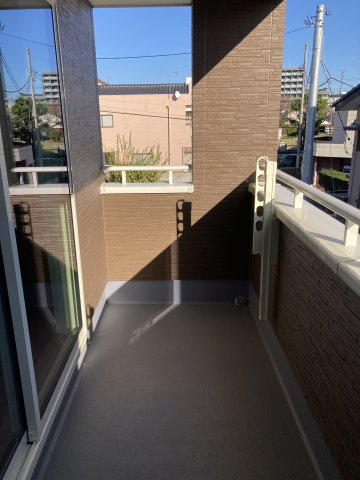 ハートフルタウン前橋市南町2丁目55番3　A号棟のバルコニー|人気のインナーバルコニーです♪急な雨でも洗濯物が濡れずに安心です！