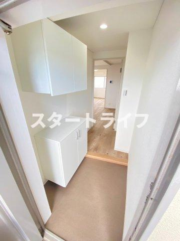 大阪市淀川区東三国３丁目の賃貸マンションの玄関