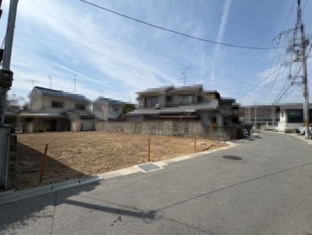 向日市寺戸町新田2期1号地の前面道路含む現地写真|前道幅員：約4.4ｍ
解放感ある前道です。