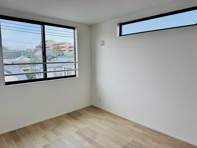 八王子市　万町　新築一戸建ての洋室|～3階6.0帖の洋室　2面採光で明るく風通しの良いお部屋です～