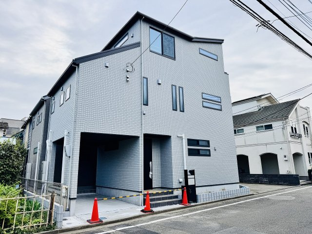 八王子市　万町　新築一戸建ての外観|～八王子駅徒歩10分の好立地　4路線徒歩利用可能、利便性の高い新築一戸建て～