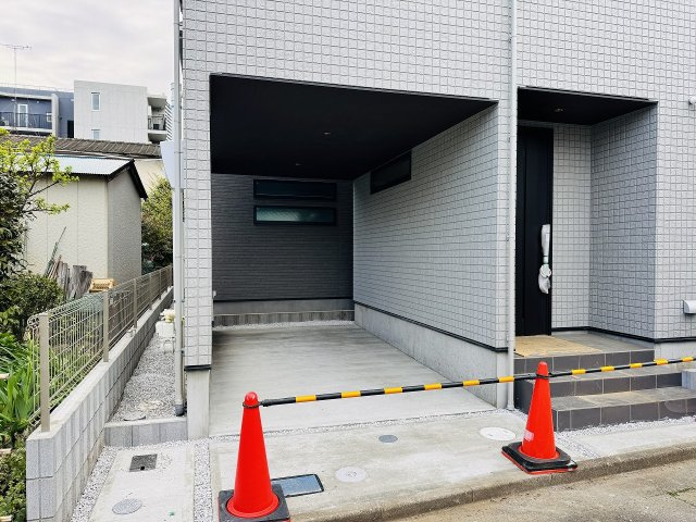 八王子市　万町　新築一戸建ての駐車場|～車庫1台分～