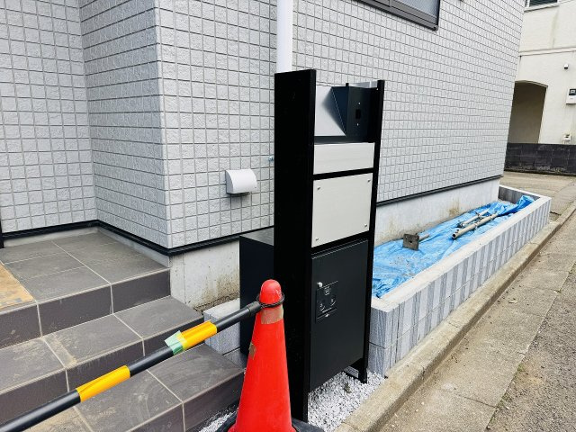 八王子市　万町　新築一戸建ての設備|～不在時の荷物受け取りに大変便利な宅配BOX～