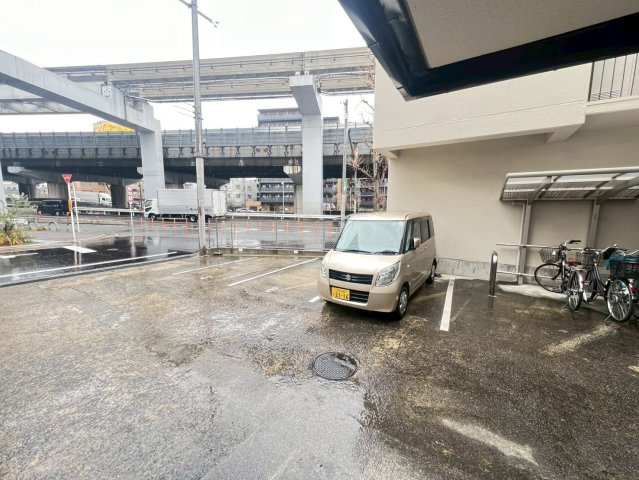 第3マンション南茨木の駐車場