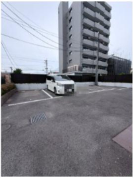 フォンテーヌ神山の駐車場