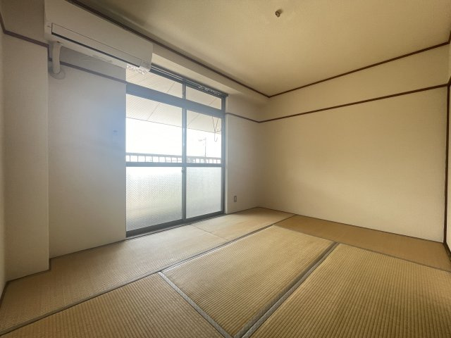 ハラダビルの内装