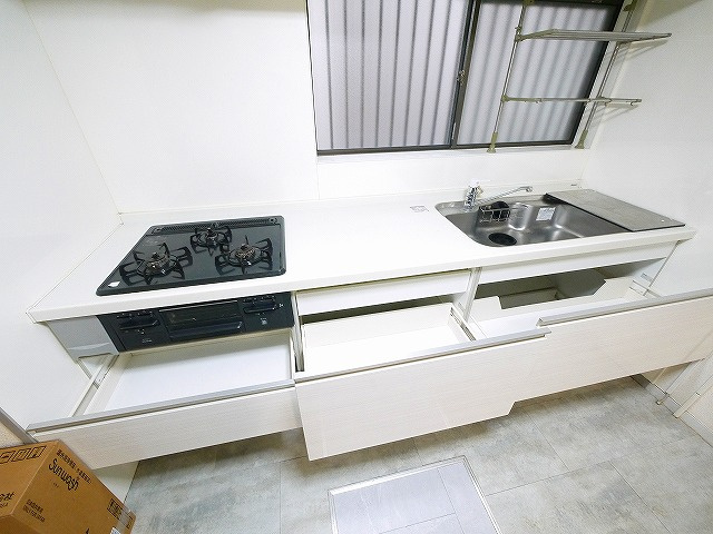 小泉町戸建のキッチン