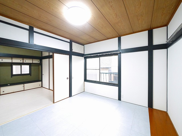 小泉町戸建の洋室