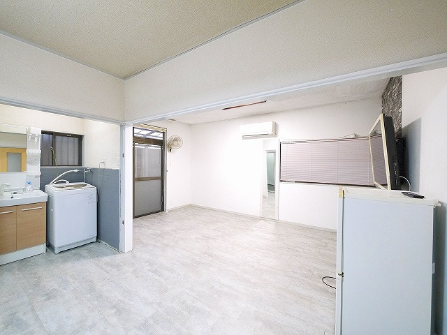 小泉町戸建の居間・リビング