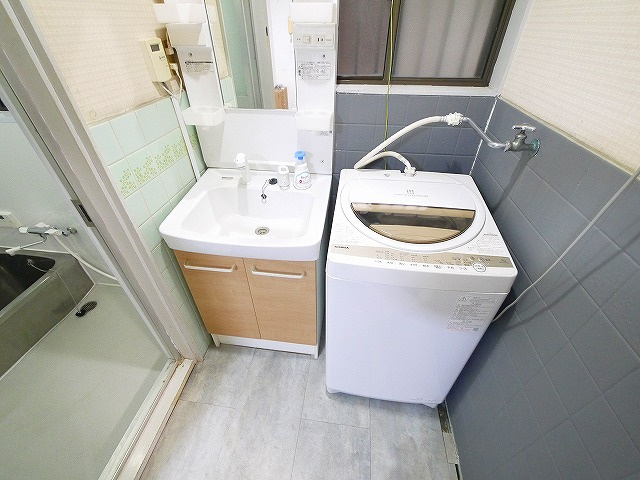 小泉町戸建の洗面所