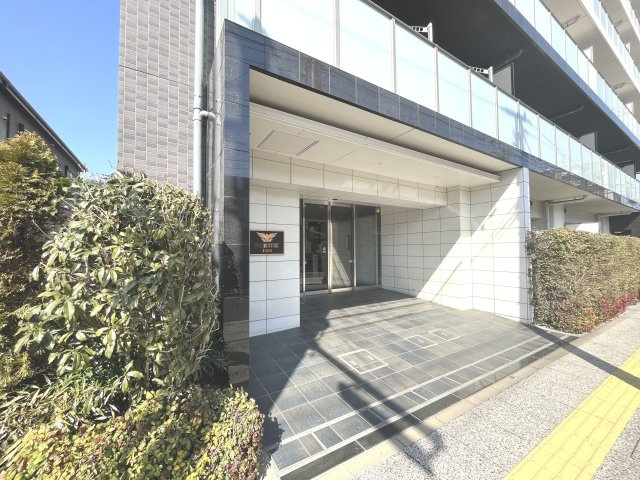 パレステージ本川越のエントランス
