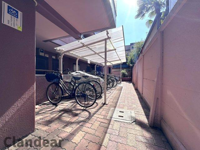 セザール立石の駐輪場|ドキドキの新生活も、安心してスタート。ぴったりの住まいを見つけませんか？クランディアが一緒に住まい選びをサポートします‼　まずは、お気軽にお問合せください　＃クランディア