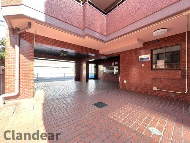 セザール立石のエントランス|ドキドキの新生活も、安心してスタート。ぴったりの住まいを見つけませんか？クランディアが一緒に住まい選びをサポートします‼　まずは、お気軽にお問合せください　＃クランディア