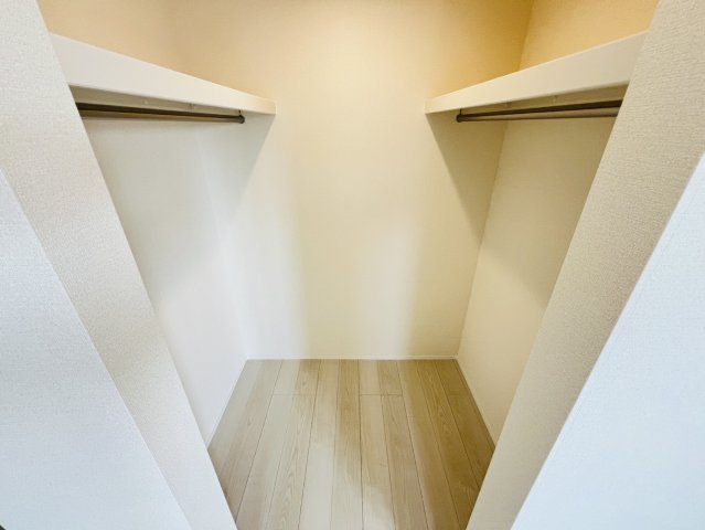 東海市養父町横枕54-1、55-1『仲介手数料無料』新築戸建ての収納