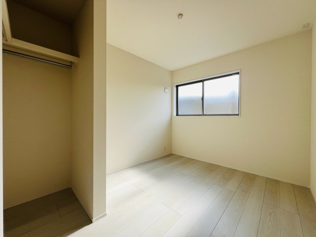 東海市養父町横枕54-1、55-1『仲介手数料無料』新築戸建ての洋室