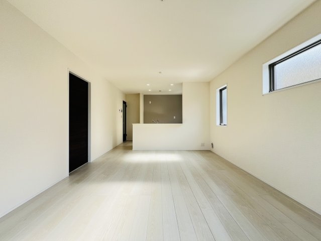 東海市養父町横枕54-1、55-1『仲介手数料無料』新築戸建ての居間・リビング