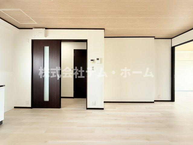 【居間・リビング】 | マンション平次 | ゆったりとした居間です