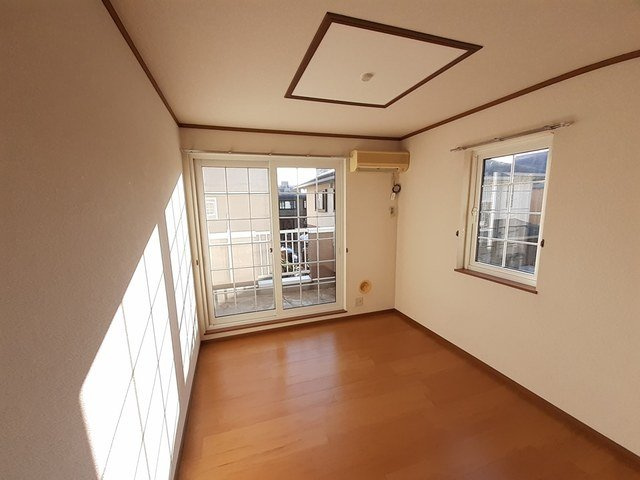 パストラーレ　Ｂの居間・リビング|こちらのリビングで趣味の時間をお楽しみください